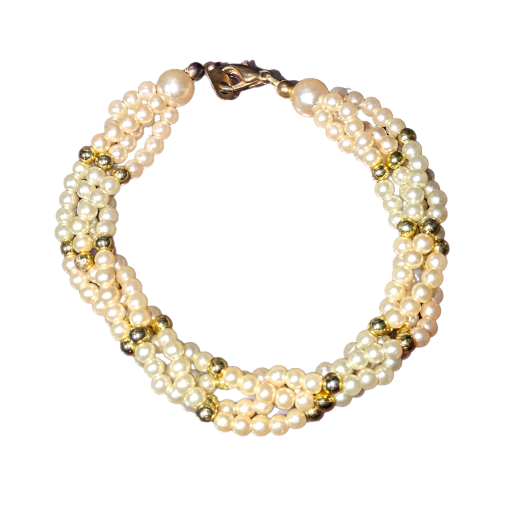 Elegant Pearl and Gold Beaded Bracelet